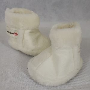 👶 White new born booties